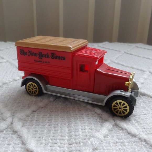 ANTIQUE Die Cast CLASSIC SERVICE TRUCKS ~ Set of 4 ~ Reader’s Digest - Picture 2 of 9